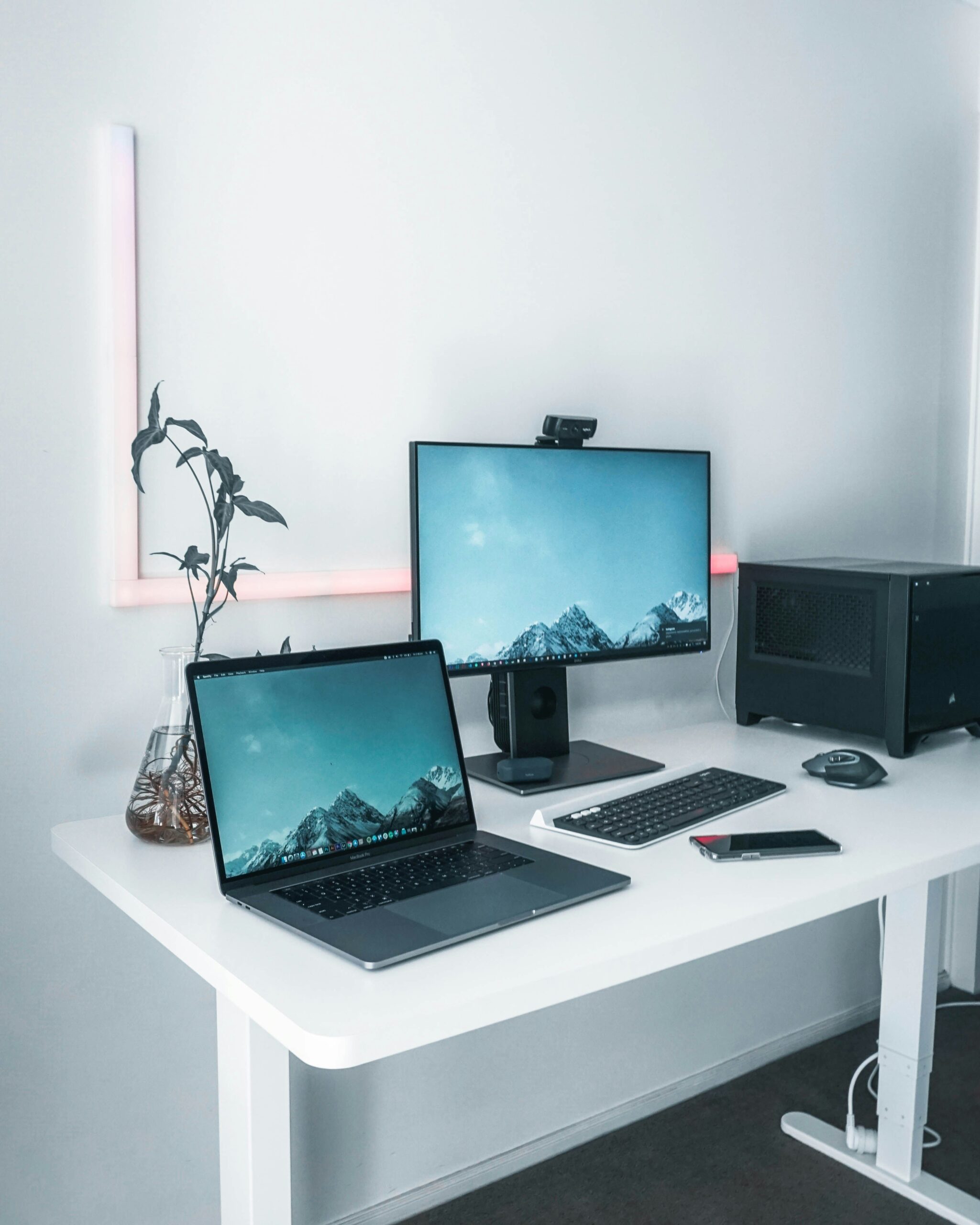 2-laptops-desktop